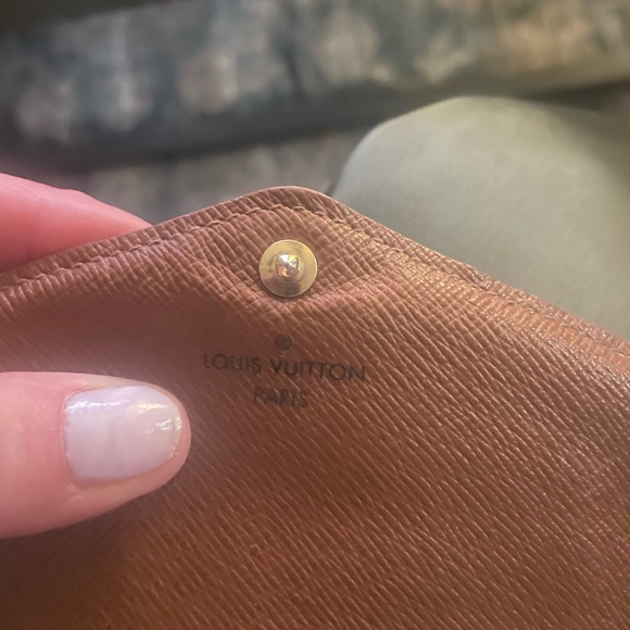 Louis Vuitton Vintage Monogram Wallet - Picture 2 of 7